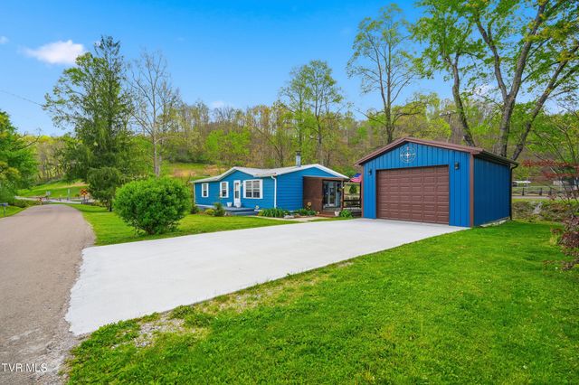 110 Northeast Little League Road, Coeburn, VA 24230