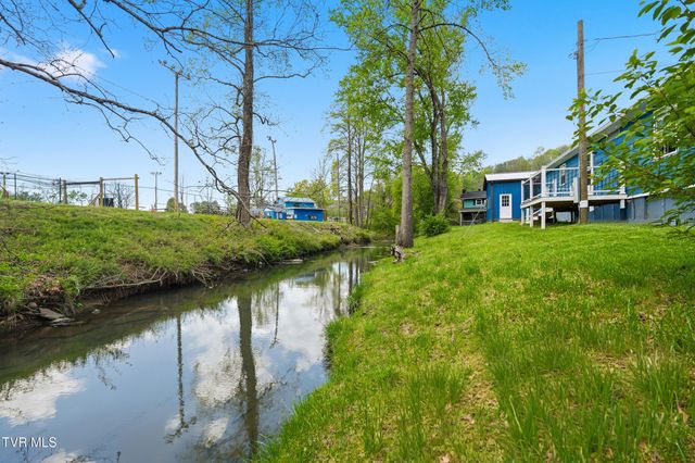 110 Northeast Little League Road, Coeburn, VA 24230