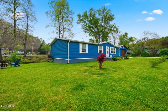 110 Northeast Little League Road, Coeburn, VA 24230