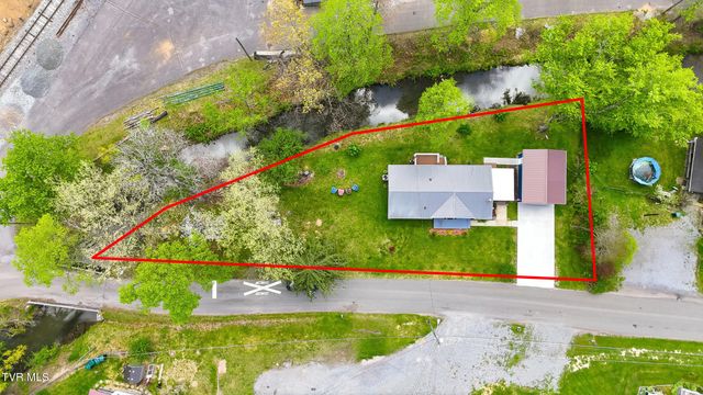 110 Northeast Little League Road, Coeburn, VA 24230