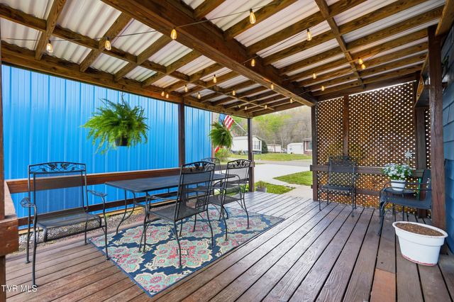 110 Northeast Little League Road, Coeburn, VA 24230