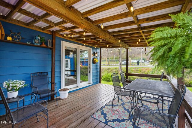 110 Northeast Little League Road, Coeburn, VA 24230