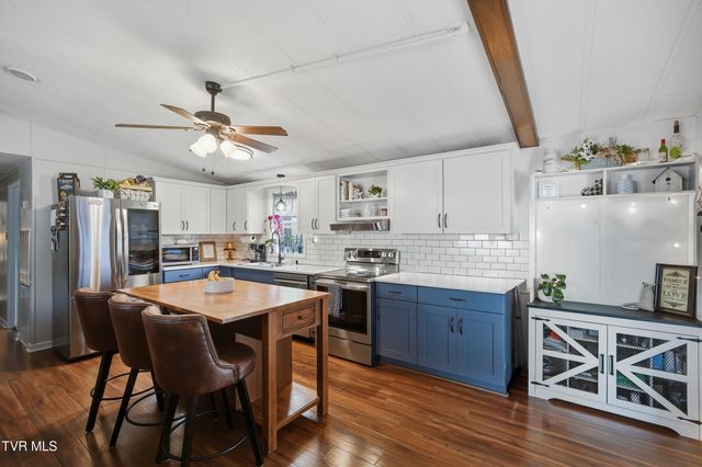 110 Northeast Little League Road, Coeburn, VA 24230