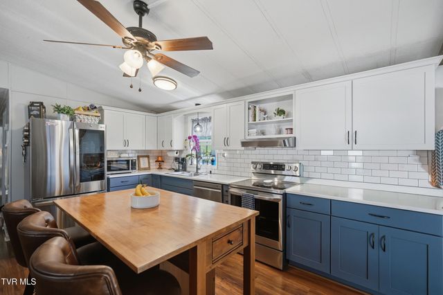 110 Northeast Little League Road, Coeburn, VA 24230