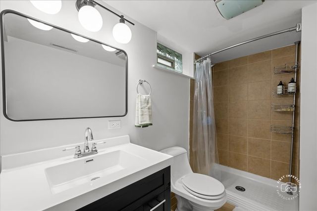 27W755 Robin Lane, West Chicago, IL 60185