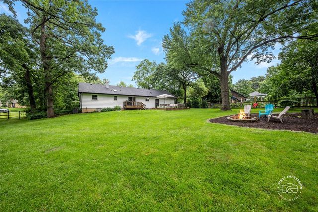 27W755 Robin Lane, West Chicago, IL 60185