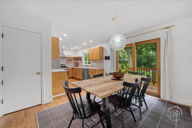27W755 Robin Lane, West Chicago, IL 60185