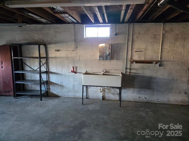 1375 E US Highway 19E Highway, Burnsville, NC 28714