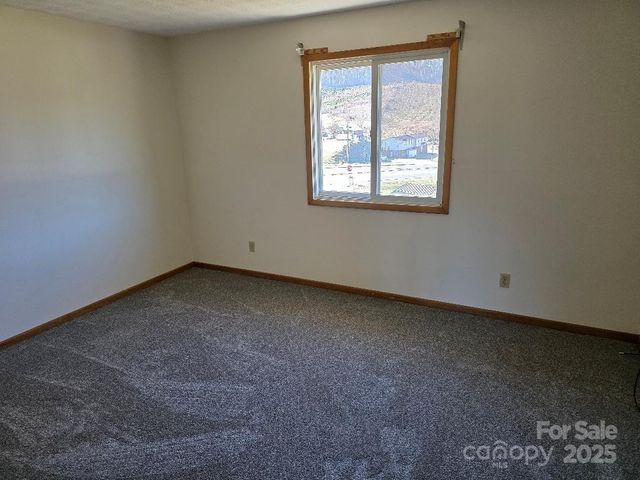 1375 E US Highway 19E Highway, Burnsville, NC 28714