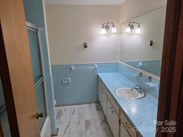 1375 E US Highway 19E Highway, Burnsville, NC 28714