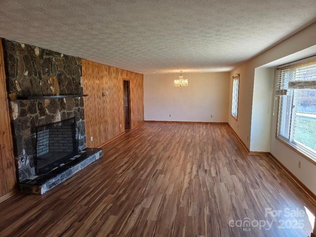 1375 E US Highway 19E Highway, Burnsville, NC 28714