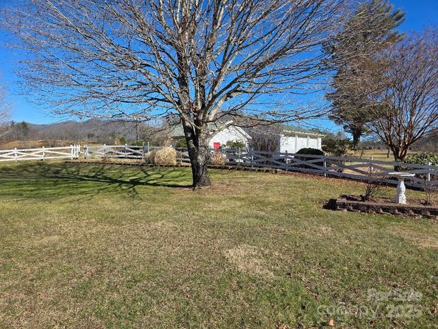 1375 E US Highway 19E Highway, Burnsville, NC 28714