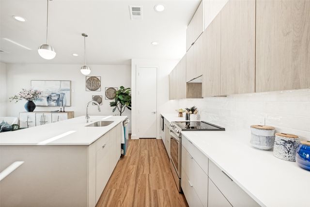 1311 Madrigal Parkway, Dallas, TX 75206