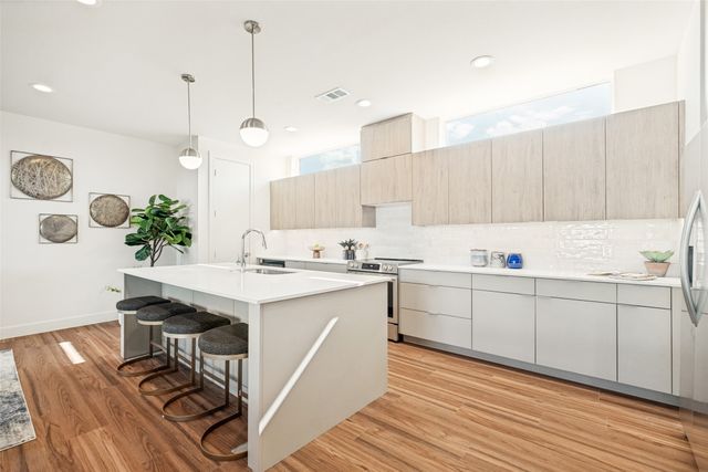 1311 Madrigal Parkway, Dallas, TX 75206