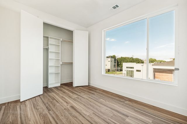 1311 Madrigal Parkway, Dallas, TX 75206