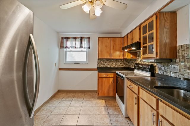 3931 Boulevard Dr, Squirrel Hill, PA 15217