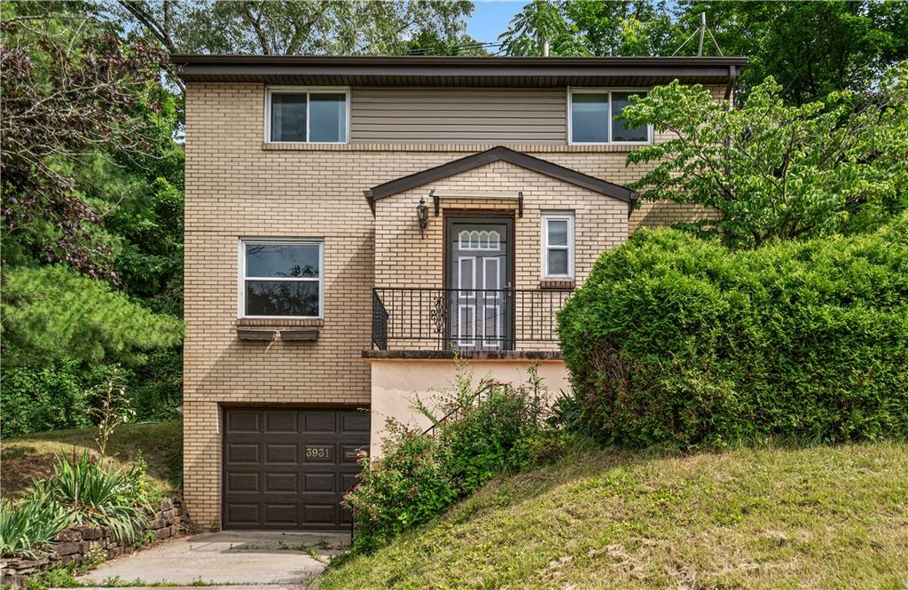 3931 Boulevard Dr, Squirrel Hill, PA 15217