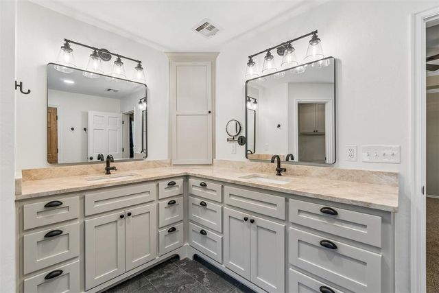 515 Freedom Road, Edmond, OK 73025