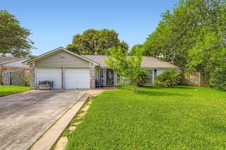 420 26th Avenue N, Texas City, TX 77590