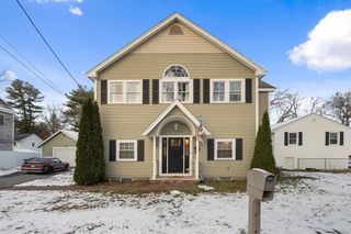 54 Lakeview Ave, Tewksbury, MA 01876