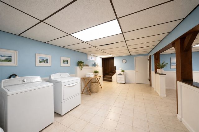 230 Oaklawn Avenue, Cranston, RI 02920