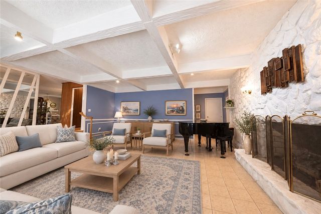 230 Oaklawn Avenue, Cranston, RI 02920