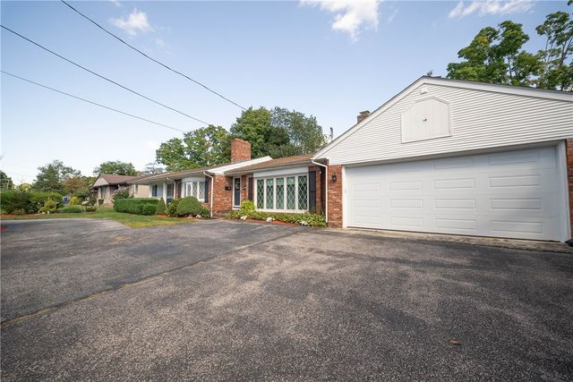 230 Oaklawn Avenue, Cranston, RI 02920