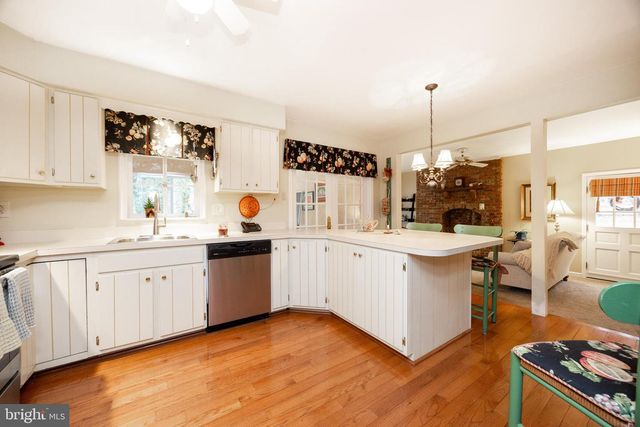 124 RUSSELL CIR, Collegeville, PA 19426