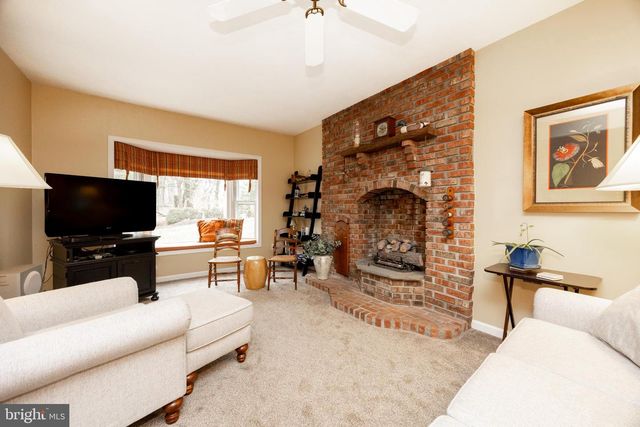 124 RUSSELL CIR, Collegeville, PA 19426