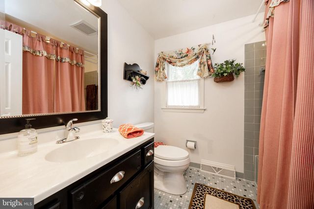 124 RUSSELL CIR, Collegeville, PA 19426