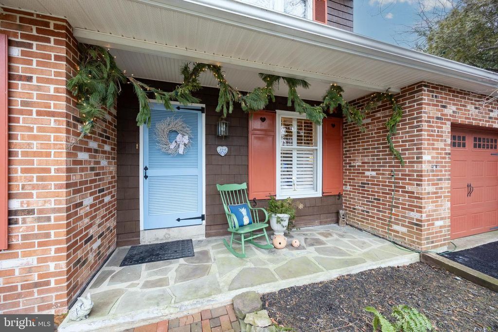 124 RUSSELL CIR, Collegeville, PA 19426