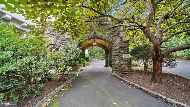 1717 WOODLAND RD, Abington, PA 19001