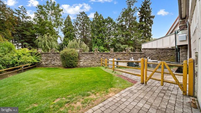 1717 WOODLAND RD, Abington, PA 19001