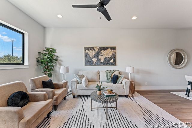 7924 Kennedy Hl Unit 2, San Antonio, TX 78235