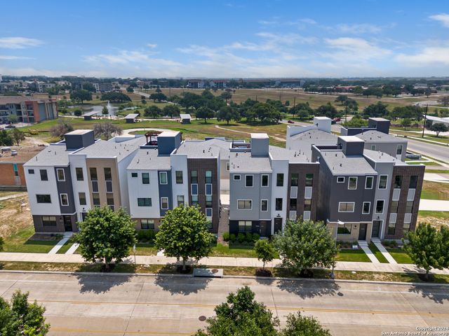 7924 Kennedy Hl Unit 2, San Antonio, TX 78235