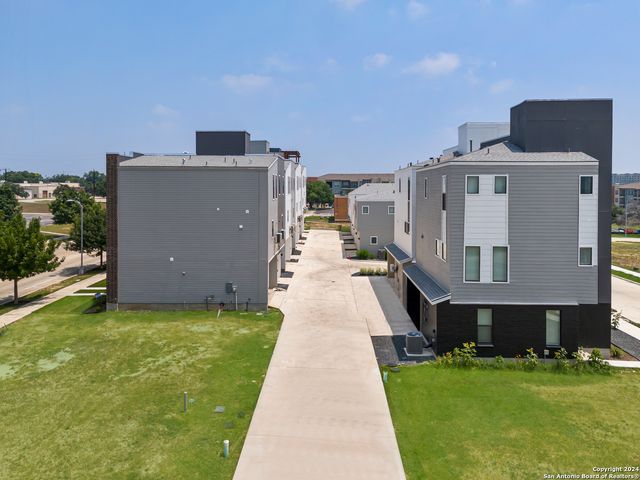7924 Kennedy Hl Unit 2, San Antonio, TX 78235