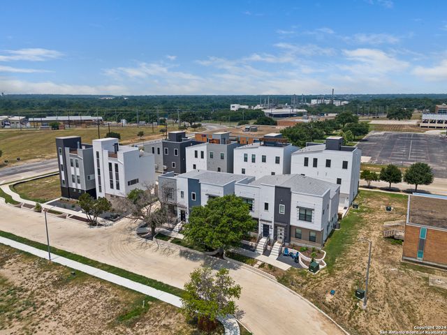 7924 Kennedy Hl Unit 2, San Antonio, TX 78235