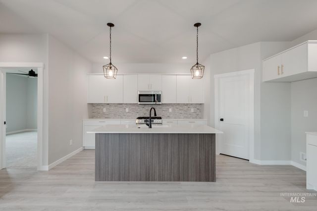 17607 N Boone Peak Ave, Nampa, ID 83687