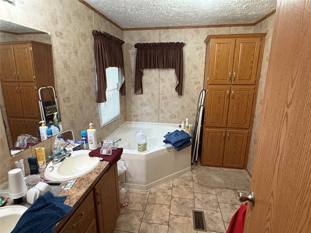 416773 E 1075 Road, Checotah, OK 74426