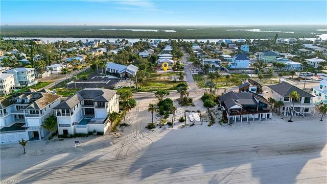 111 Bay Mar DR, Fort Myers Beach, FL 33931