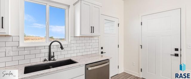 6217 S Hunt Pl Place, Sioux Falls, SD 57106