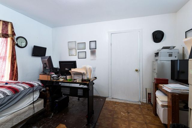 904 Panama Street, Houston, TX 77009