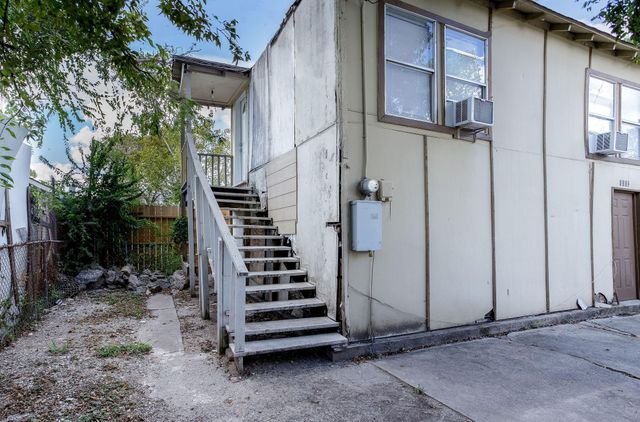904 Panama Street, Houston, TX 77009