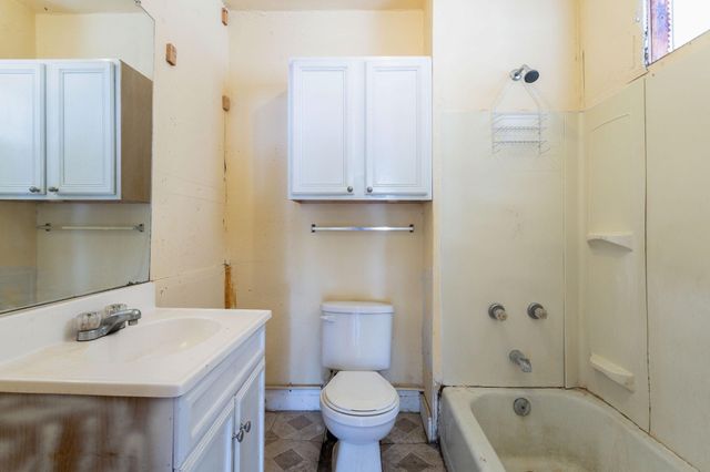 904 Panama Street, Houston, TX 77009