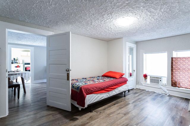 904 Panama Street, Houston, TX 77009