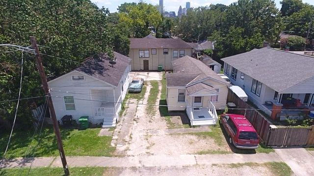 904 Panama Street, Houston, TX 77009
