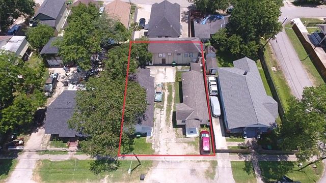 904 Panama Street, Houston, TX 77009