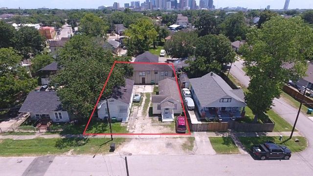 904 Panama Street, Houston, TX 77009