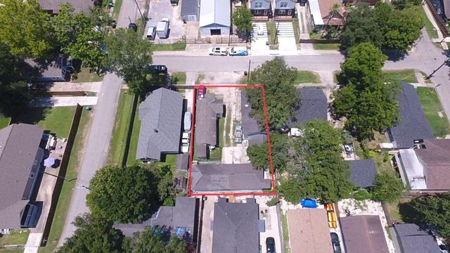 904 Panama Street, Houston, TX 77009