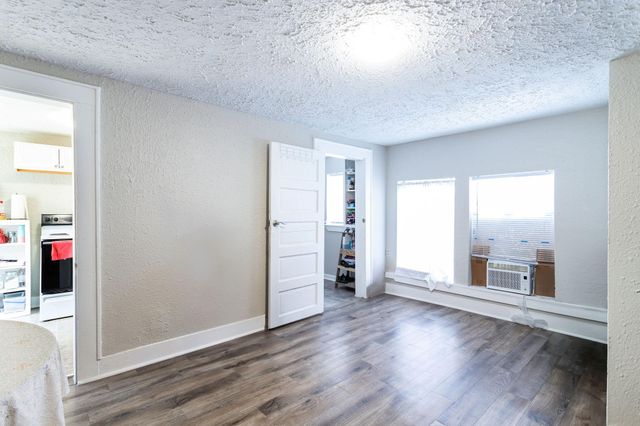 904 Panama Street, Houston, TX 77009
